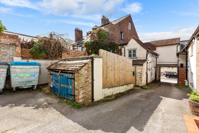 99 High Street, Hemel Hempstead, HP1 3AH 9