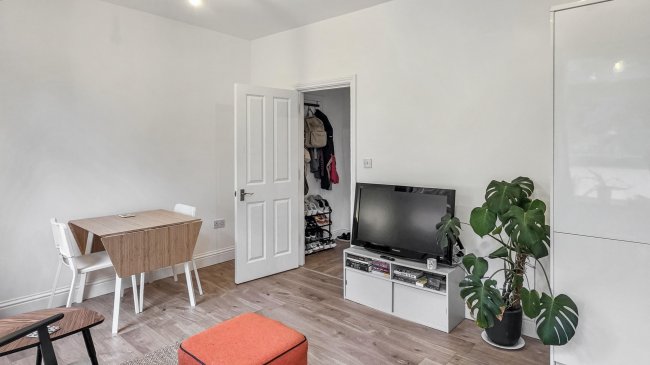 First Floor Flat, 353 Lillie Road, Fulham, London, SW6 7PA 8
