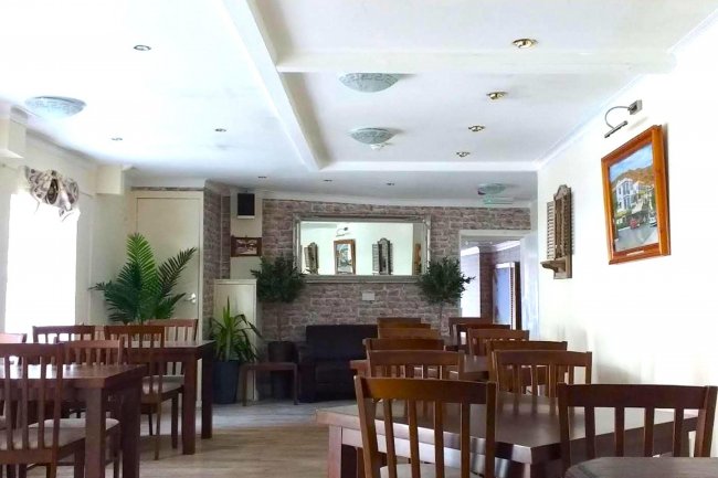 9-9A Battle Hill, Hexham, Northumberland NE46 1BA 8