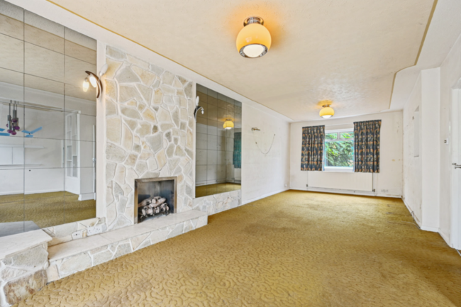 115 Newberries Avenue, Radlett, Hertfordshire WD7 7EN 8