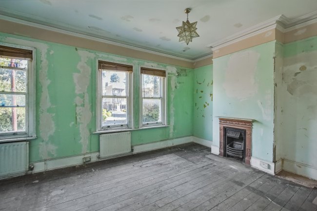 84 Basingstoke Road, Reading, Berkshire, RG2 0EL 9