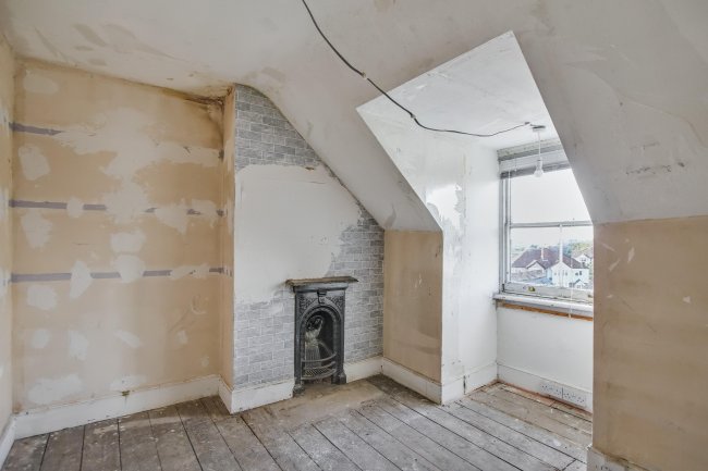 84 Basingstoke Road, Reading, Berkshire, RG2 0EL 9