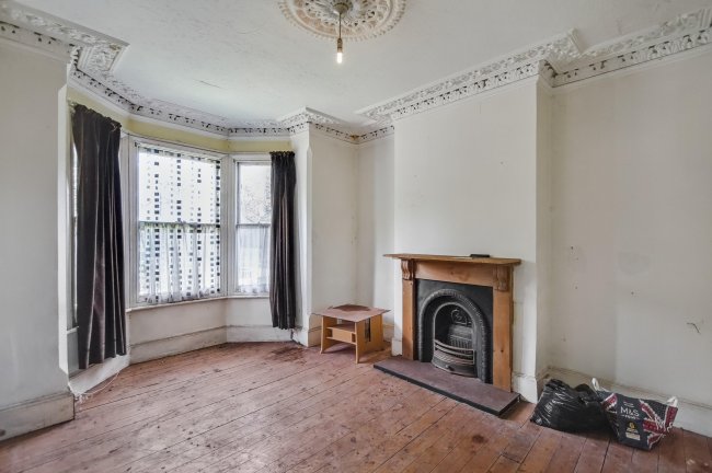 84 Basingstoke Road, Reading, Berkshire, RG2 0EL 9