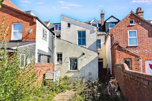 84 Basingstoke Road, Reading, Berkshire, RG2 0EL 9