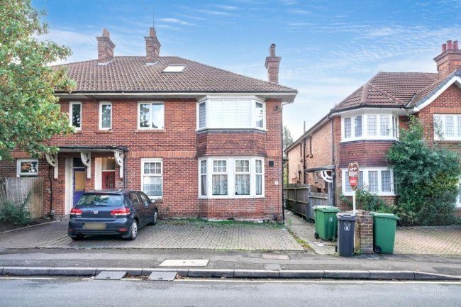 61 Middle Gordon Road, Camberley, Surrey GU15 2JA 8