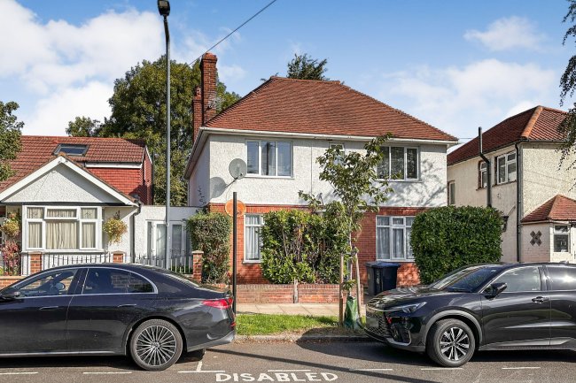 49 Beaumont Avenue, Wembley Middlesex, HA0 3BZ 5