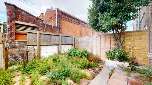 6 Winchcombe Road, Eastbourne, East Sussex, BN22 8DE 9