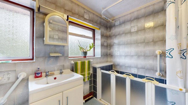 20 Avon Crescent, Brockworth, Gloucester, GL3 4LG 2