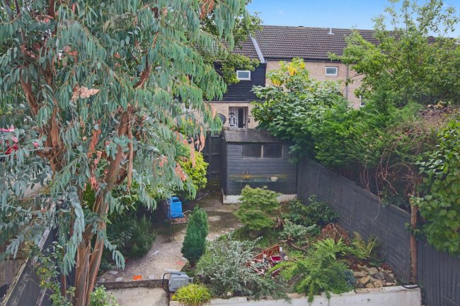 11 Fidler Place, Bushey, WD23 4UF 7