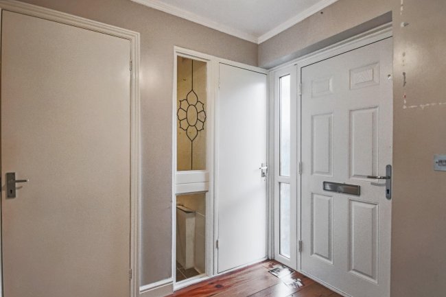 11 Fidler Place, Bushey, WD23 4UF 7