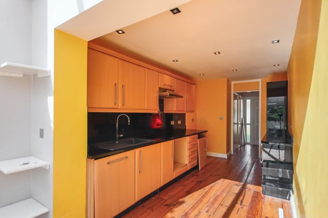 11 Fidler Place, Bushey, WD23 4UF 7