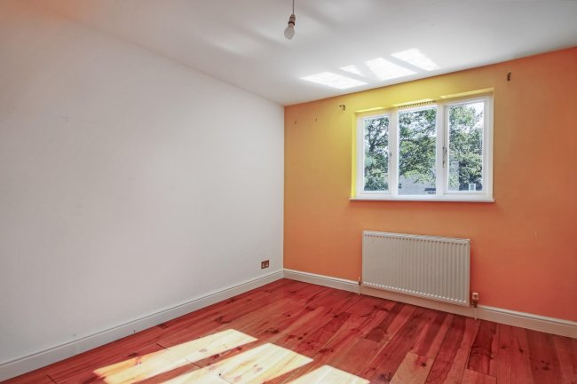 11 Fidler Place, Bushey, WD23 4UF 7