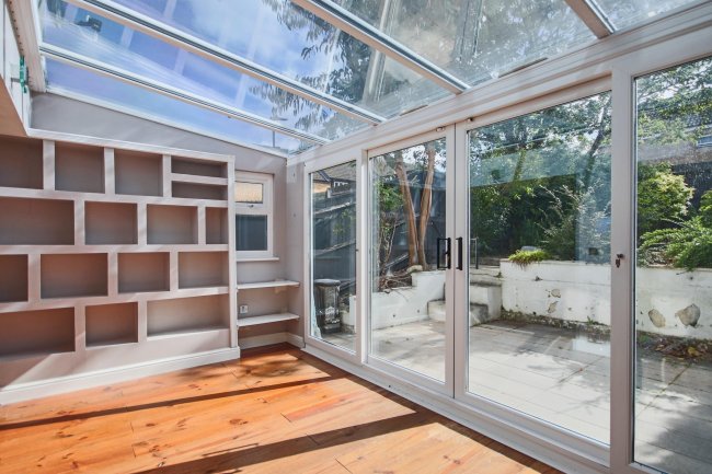 11 Fidler Place, Bushey, WD23 4UF 7