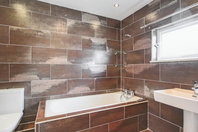 11 Fidler Place, Bushey, WD23 4UF 7