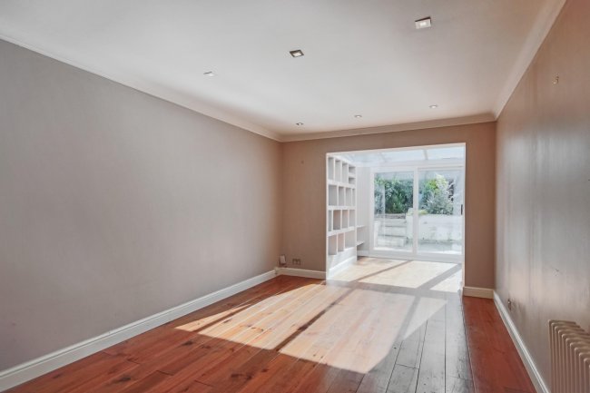 11 Fidler Place, Bushey, WD23 4UF 7