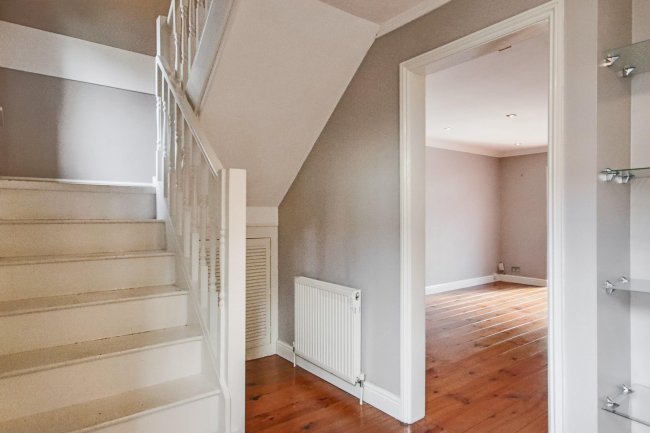 11 Fidler Place, Bushey, WD23 4UF 7