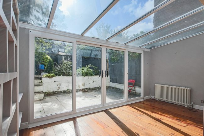 11 Fidler Place, Bushey, WD23 4UF 7