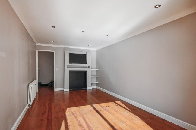 11 Fidler Place, Bushey, WD23 4UF 7