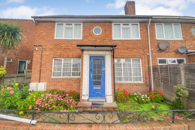44 High Street, Chalvey, Slough, Buckinghamshire, SL1 2SQ 4