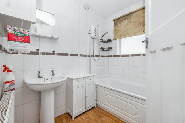 20 Bridle Road, Croydon, CR0 8HA 5