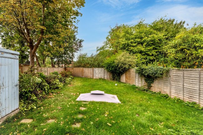 20 Bridle Road, Croydon, CR0 8HA 5