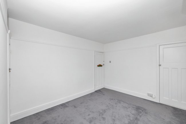 20 Bridle Road, Croydon, CR0 8HA 5