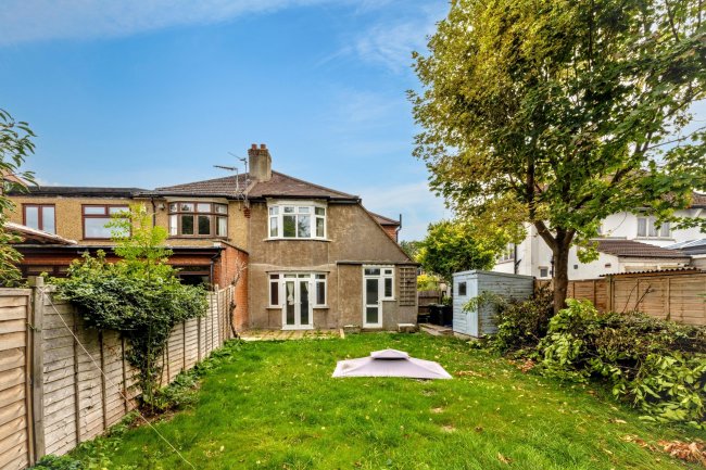 20 Bridle Road, Croydon, CR0 8HA 5