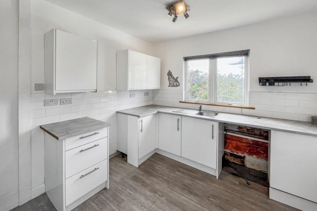 59a Park Lane, Carshalton, SM5 3EE 2