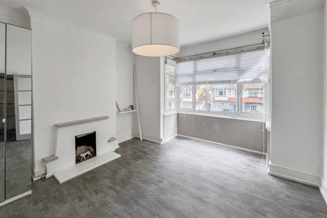 59a Park Lane, Carshalton, SM5 3EE 2