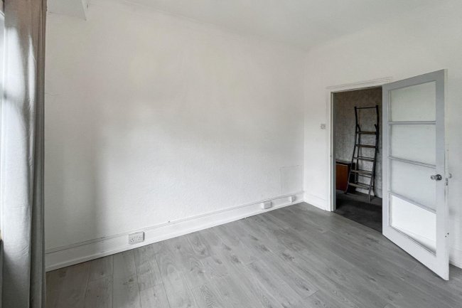 59a Park Lane, Carshalton, SM5 3EE 2