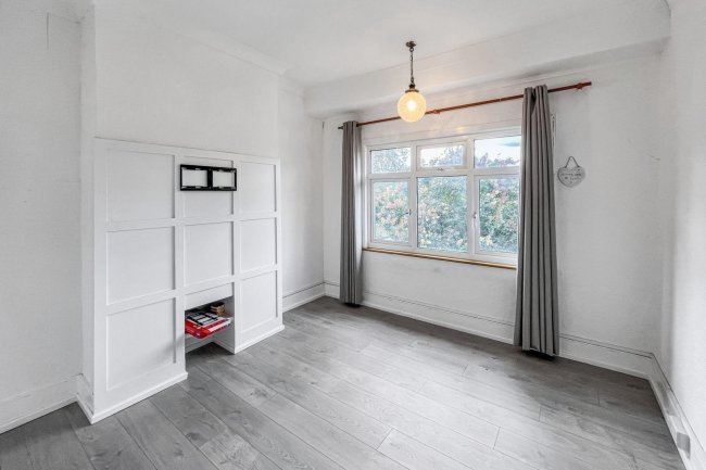 59a Park Lane, Carshalton, SM5 3EE 2