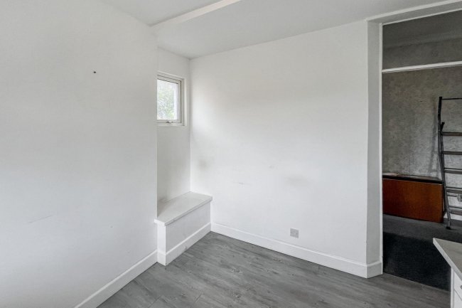 59a Park Lane, Carshalton, SM5 3EE 2