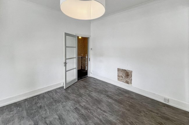 59a Park Lane, Carshalton, SM5 3EE 2