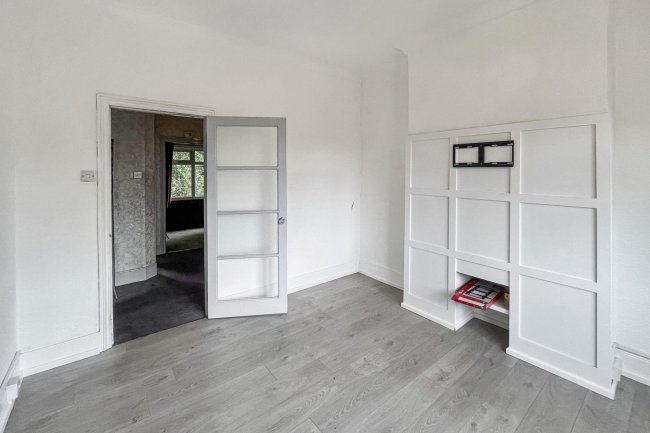 59a Park Lane, Carshalton, SM5 3EE 2