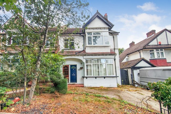 59a Park Lane, Carshalton, SM5 3EE 2