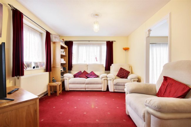 26 Hadrians Ride, Enfield, Middlesex, EN1 1DG 4