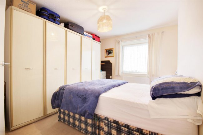 26 Hadrians Ride, Enfield, Middlesex, EN1 1DG 4