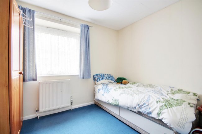 26 Hadrians Ride, Enfield, Middlesex, EN1 1DG 4
