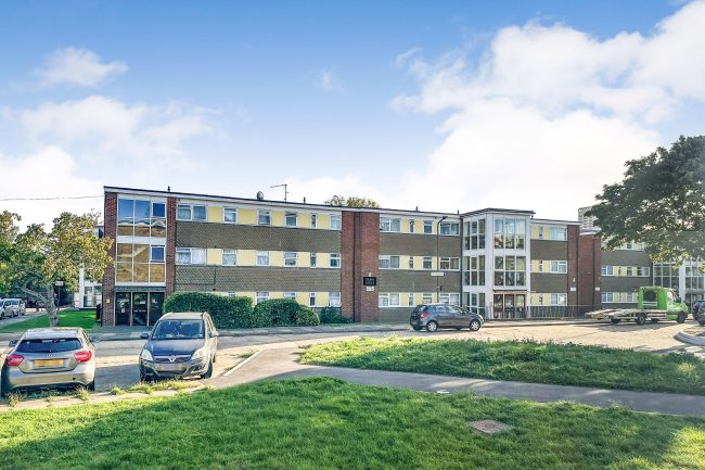 196 Bilsby Lodge, Chalklands, Wembley, Middlesex, HA9 9DY 4