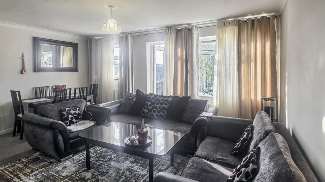 196 Bilsby Lodge, Chalklands, Wembley, Middlesex, HA9 9DY 4