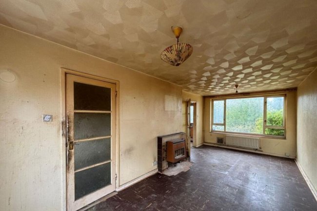 15 Thornview Road, Houghton Regis, Dunstable, Bedfordshire, LU5 5HS 10