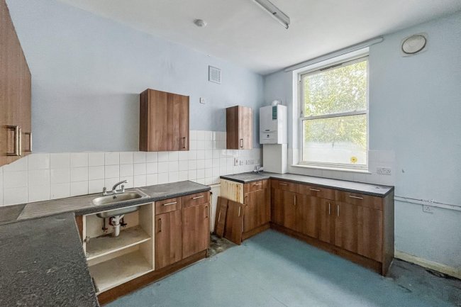 26a Ramsden Road, Balham, London SW12 8QY 4