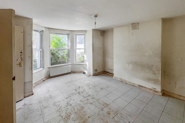 26a Ramsden Road, Balham, London SW12 8QY 4