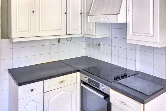 22 Southborough Road, Bromley, Kent, BR1 2EB 6