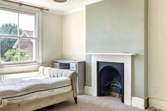 22 Southborough Road, Bromley, Kent, BR1 2EB 6