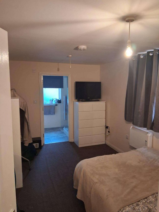 28 Church Street, Wolverton, Milton Keynes, MK12 5JN 2