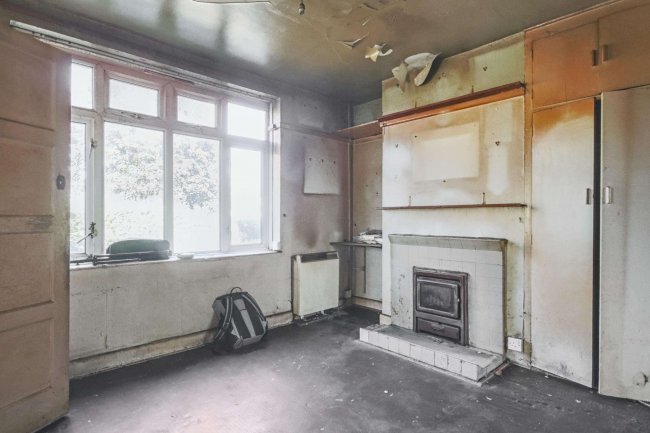 93 Hayling Road, Watford, Hertfordshire, WD19 7DP 1