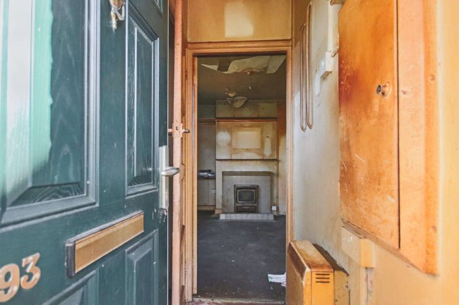 93 Hayling Road, Watford, Hertfordshire, WD19 7DP 1