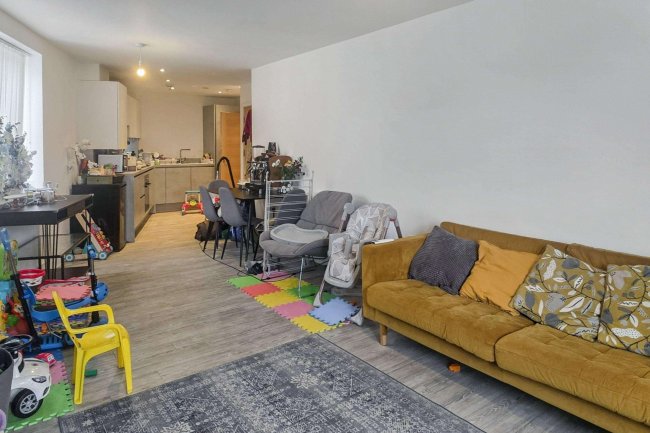 58 Suffield Lodge, Suffield Hill, High Wycombe, Buckinghamshire, HP11 2FR 5