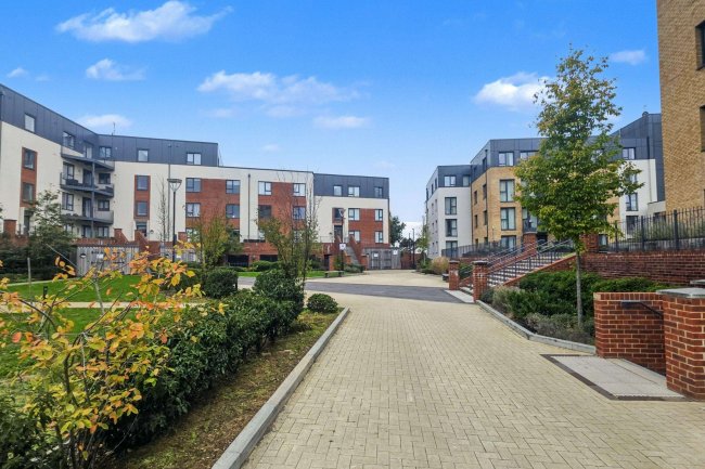 58 Suffield Lodge, Suffield Hill, High Wycombe, Buckinghamshire, HP11 2FR 5